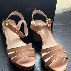 Leather Multi Strap Sandle Tan size 9